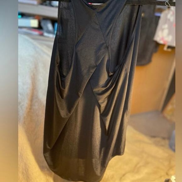 Lululemon black tank top sz m/l - Picture 3 of 4